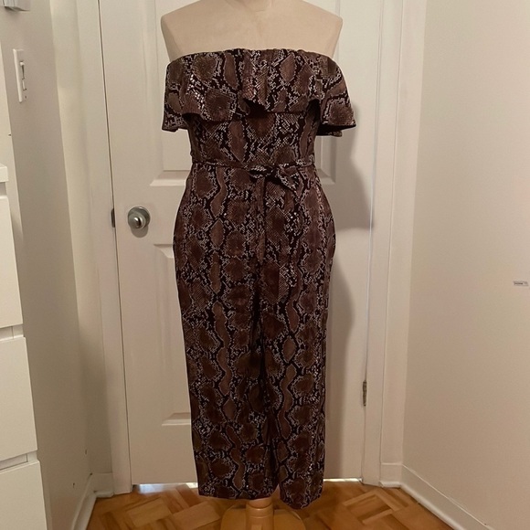 Aritzia Babaton Brown Snake Print Strapless Flutter Jumpsuit Size 8 - Picture 4 of 11